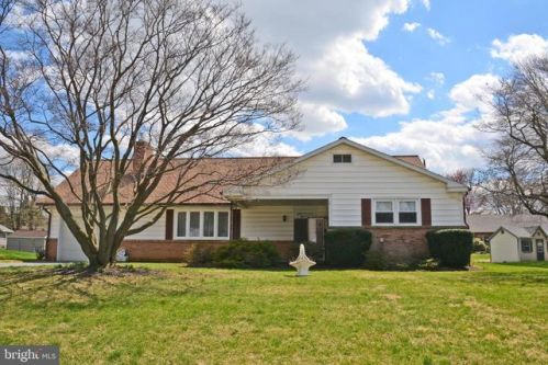 44 Savo Ave, Lancaster, PA 17601-3938