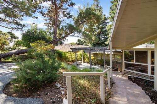 848 Knoll Dr, San Carlos, CA 94070-3753