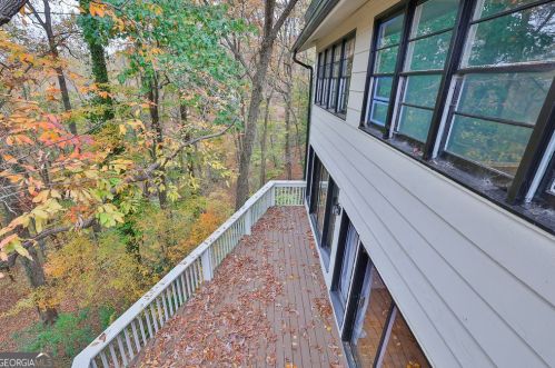 120 Huntcliff Pt, Atlanta GA  30350-1601 exterior