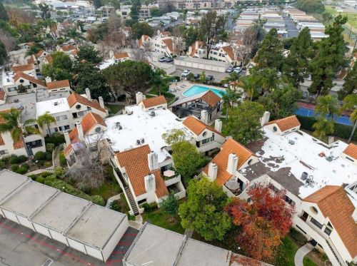 367 Melrose Dr, Vista CA  92083-4832 exterior
