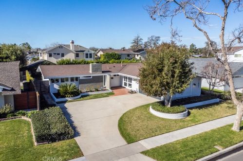 11631 Davenport Rd, Los Alamitos CA  90720-3833 exterior