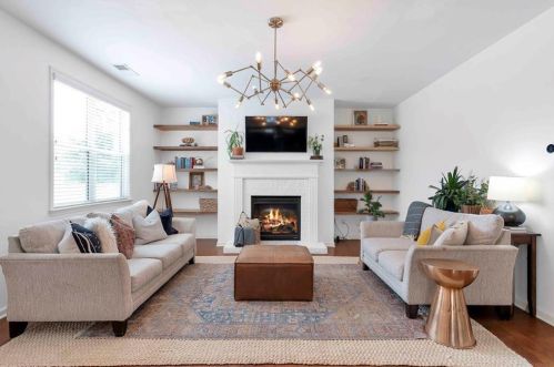 283 Village Square Dr, Holly Springs, GA 30115