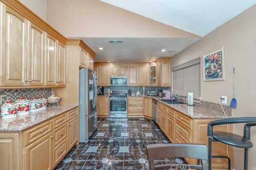 918 Sierra Dr, Santa Ana, CA 92707-3958