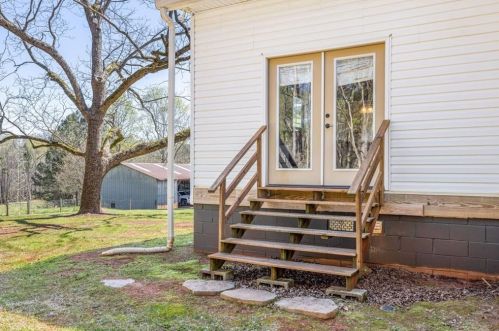 2445 Lyle Field Rd, Jefferson GA  30549-1943 exterior