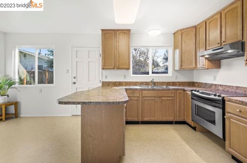 1005 Oak Grove Rd, Concord CA  94518-3004 exterior