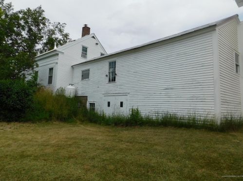 16 Ferry St, Solon, ME 04979-3025