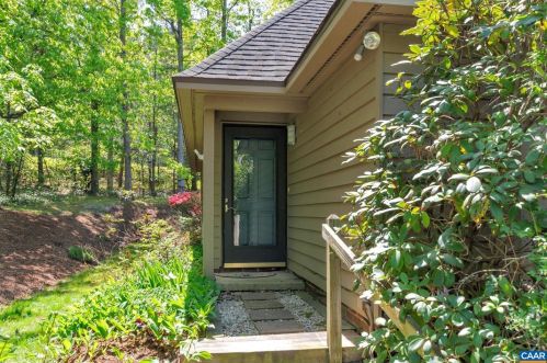 17 Ridgeview Cir, Charlottesville, VA 22902-7230