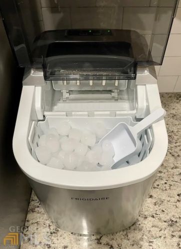 5332 Denny Dr, Atlanta GA  30349-5206 exterior