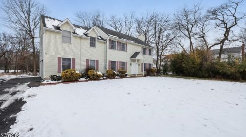 5 Hudson St, Bridgewater, NJ 08807-2081