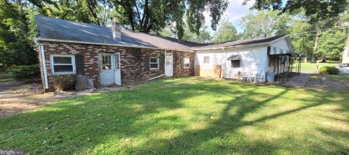 39 Zoar Ave, Trenton, NJ 08648-3838