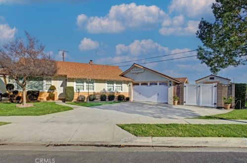 7315 Bluff Rd, Downey, CA 90240-2004