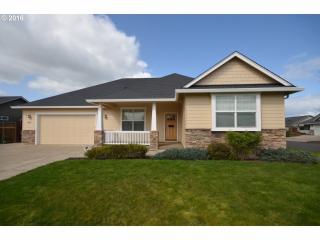 5921 Landmark Ln, Eugene, OR 97402-7570