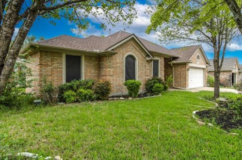 8214 Cornerwood Dr, Austin TX  78717-5316 exterior