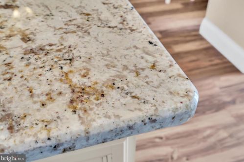 33 Cumberland Ave, Trenton NJ 08618-5413 exterior