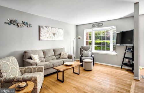 10383 Green Holly Ter, Silver Spring MD 20902-5803 exterior