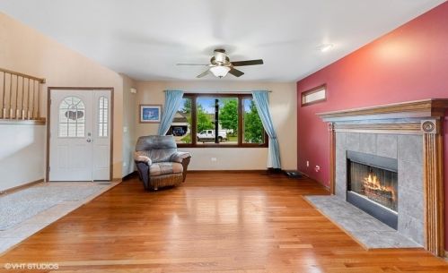 251 Tanager Dr, Bull Valley, IL 60098-8225