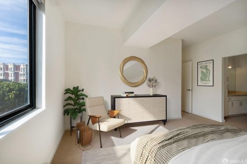1 Daniel Burnham Ct, San Francisco CA  94109-0451 exterior