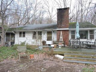 592 Mountain Rd, Cheshire, CT 06410-3064