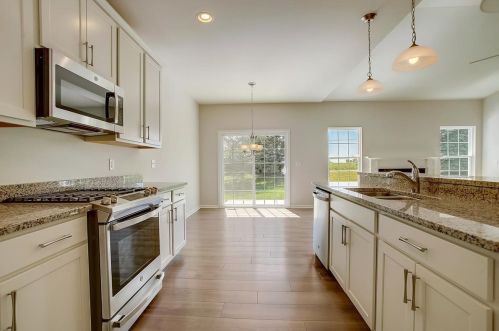 120 Reston Ct, Sycamore IL  60178-3000 exterior