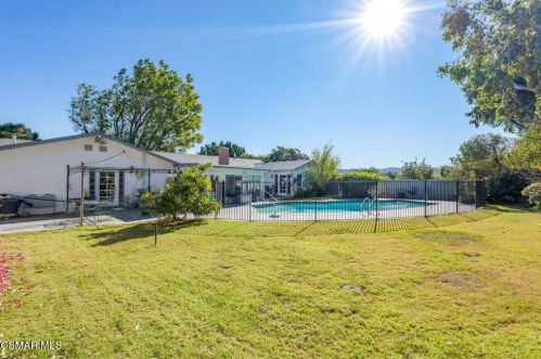 3543 La Mesa Ave, Simi Valley, CA 93063-1221