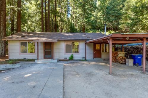 220 Taylor Rd, Ben Lomond, CA 95005-9446