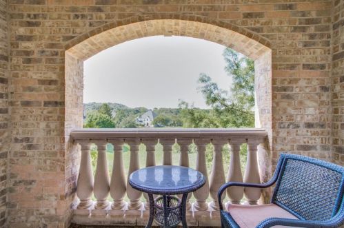 2613 Whispering Oaks Cv, Cedar Hill TX 75104-4556 exterior