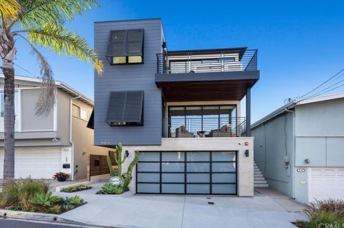733 12th St, Manhattan Beach, CA 90266-4829