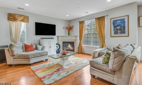 47 Swing Bridge Ln, South Bound Brook, NJ 08880-1492