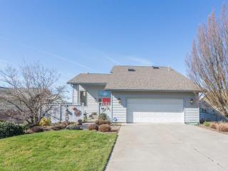 2211 Hemlock St, Spokane, WA 99205-4021