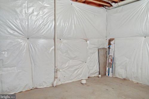 399 Lord Fairfax St, Charles Town WV  25414-2609 exterior