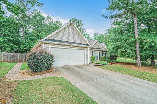657 Lynchburg St, Hampton, GA 30228-5915