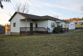 1290 Deerfield Rd, Washington, PA 15301-9124