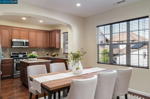 7632 Stoneleaf Rd, San Ramon, CA 94582-5567