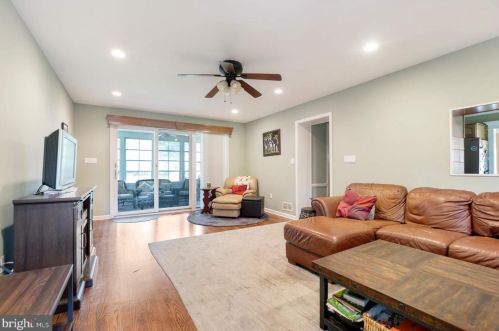 921 Warwick Rd, Tavistock NJ 08033-3928 exterior