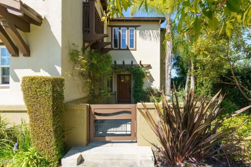 3851 Luna Ct, Altadena, CA 91001-3865