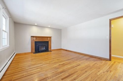 291 Higganum Rd, Durham, CT 06422-3015