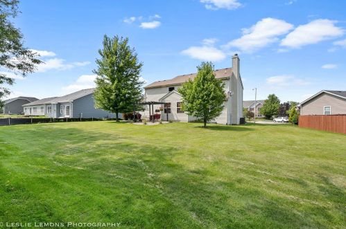 128 Reston Ct, Sycamore IL  60178-3000 exterior