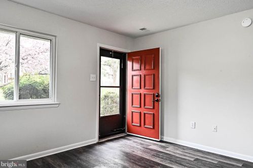 2541 Fox Ridge Ct, Woodbridge, VA 22192-2023