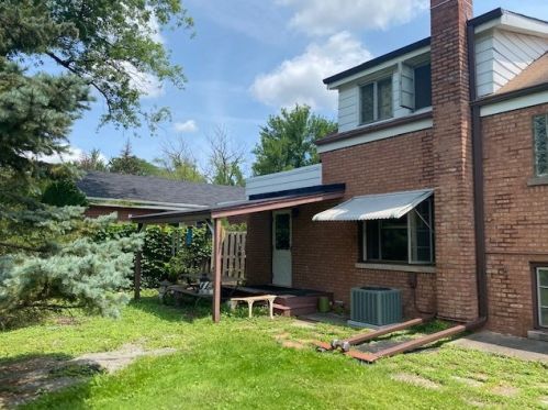 4552 Gilbert Ave, Western Springs, IL 60558-1643