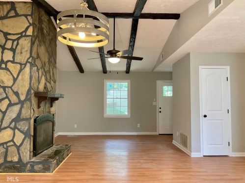 9 Logwood Ln, Newnan, GA 30265-1212