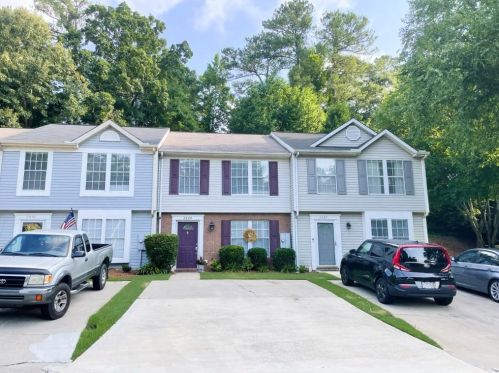 2889 Dresden Square Dr, Atlanta, GA 30341-5115
