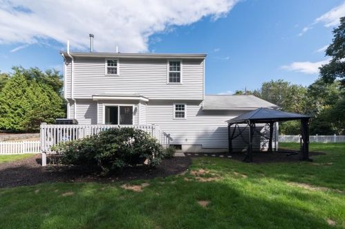 329 Commonwealth Ave, Warwick RI  02886-2756 exterior