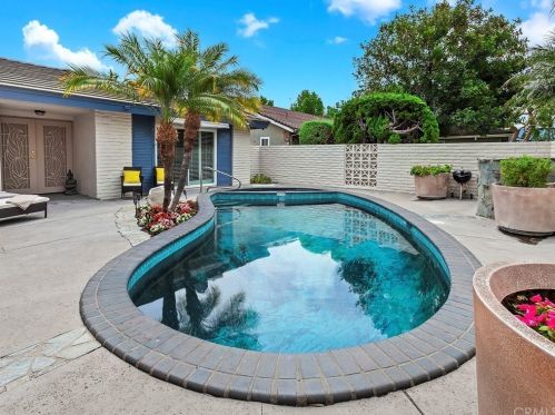 2009 Williams St, Santa Ana CA 92705-7841 exterior