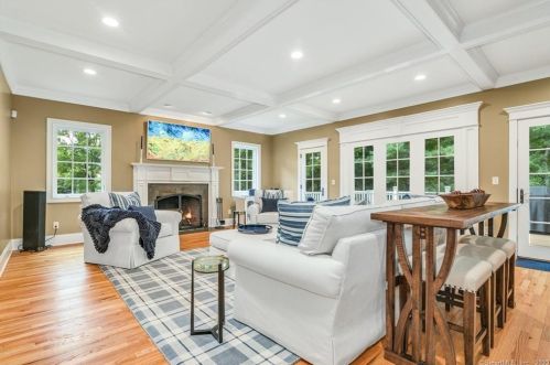 25 Historic Dr, Upper Stepney CT  06468-3207 exterior