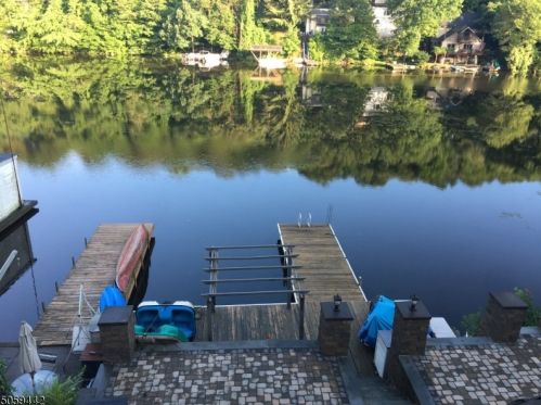 42 River Styx Rd, Hopatcong, NJ 07843-1827