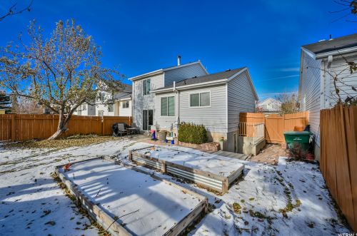 1367 Little Crk Dr, Taylorsville UT 84088-6544 exterior