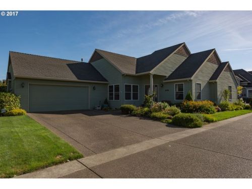 2668 Hazelnut Dr, Woodburn, OR 97071-8670
