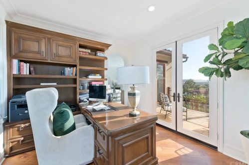 25 Blue Smt, Irvine CA  92603-0168 exterior