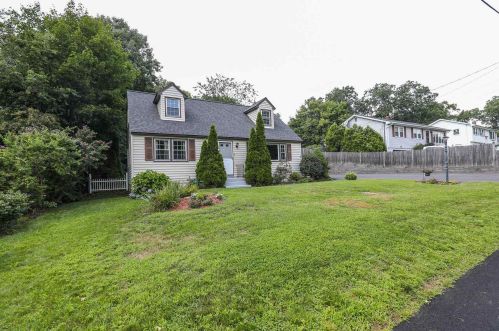 14 Peach Dr, Nashua, NH 03060-5385