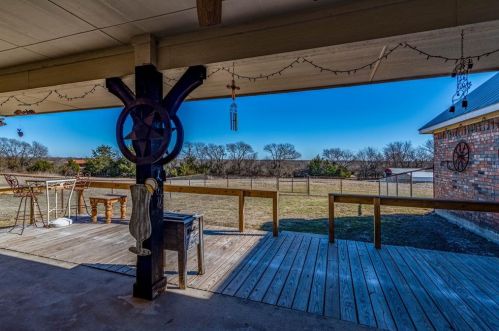 3064 Ball Rd, Whitewright TX 75491-6011 exterior